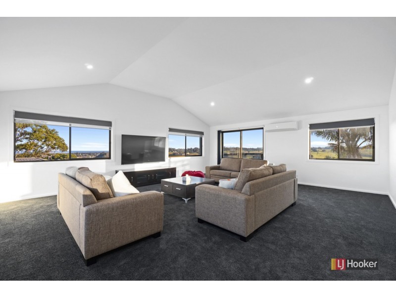 3 Nautilus Way, Lakes Entrance VIC 3909