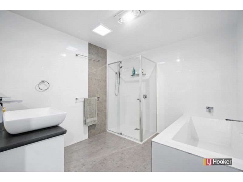 3 Nautilus Way, Lakes Entrance VIC 3909