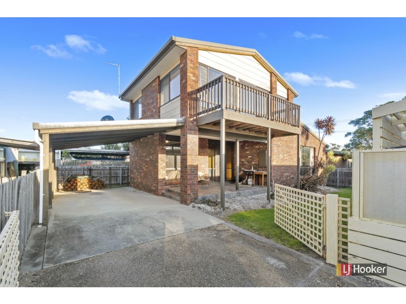 2/22 Marine Parade, Lakes Entrance VIC 3909