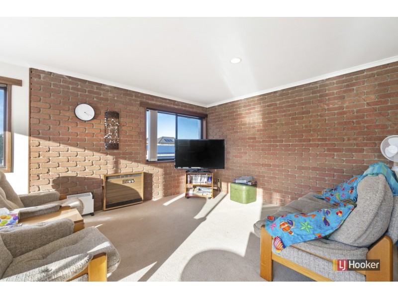 2/22 Marine Parade, Lakes Entrance VIC 3909