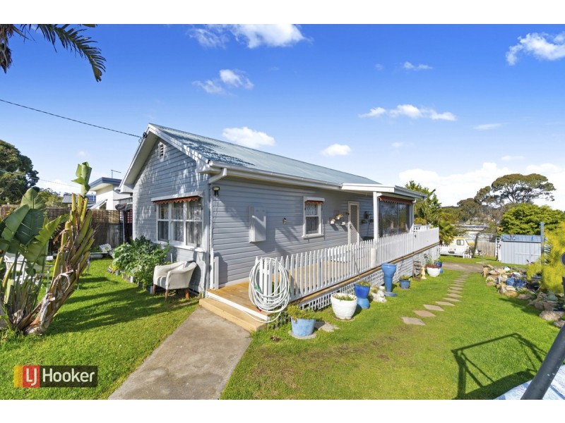28 West Crescent, Lakes Entrance VIC 3909