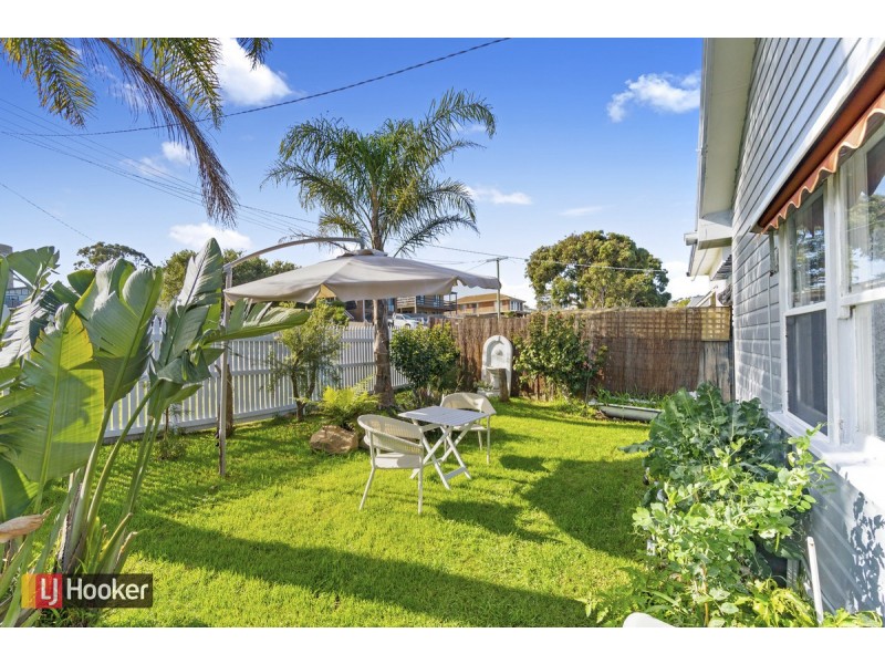 28 West Crescent, Lakes Entrance VIC 3909