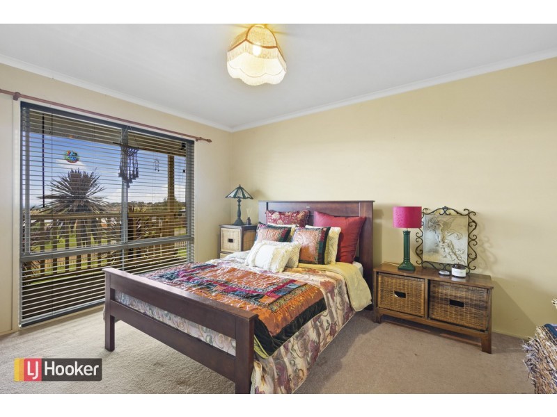 38 Bronsdon Street, Lakes Entrance VIC 3909