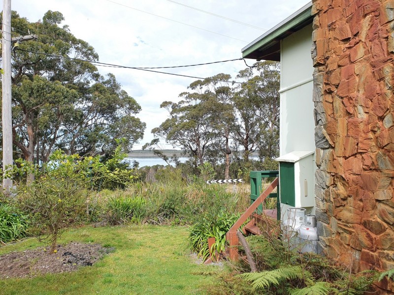 11 Pearl Point Road, Bemm River VIC 3889