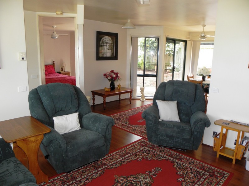 32 Lakeview Drive, Lakes Entrance VIC 3909