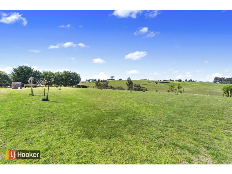 16 McMeekins Road, Swan Reach VIC 3903