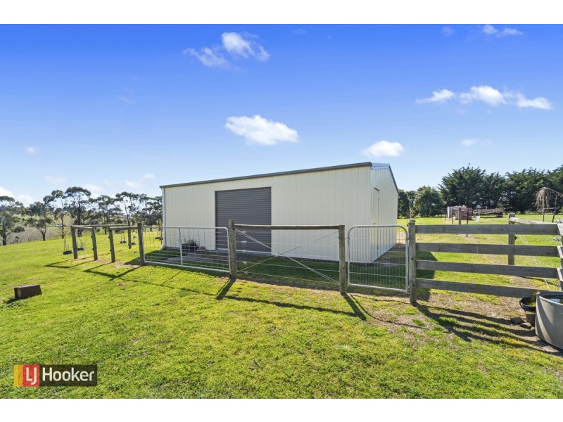16 McMeekins Road, Swan Reach VIC 3903