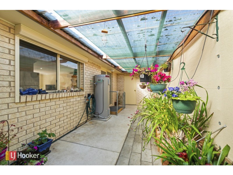 4/16 Roadknight Street, Lakes Entrance VIC 3909