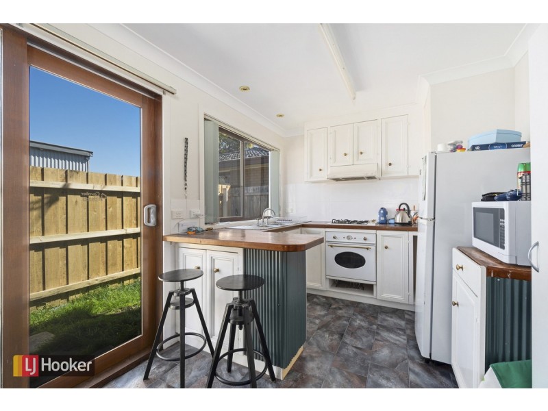 74 Roadknight Street, Lakes Entrance VIC 3909