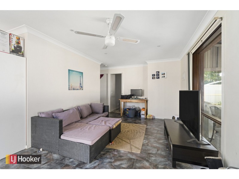 74 Roadknight Street, Lakes Entrance VIC 3909