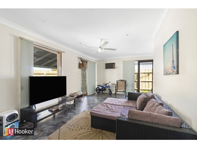 74 Roadknight Street, Lakes Entrance VIC 3909