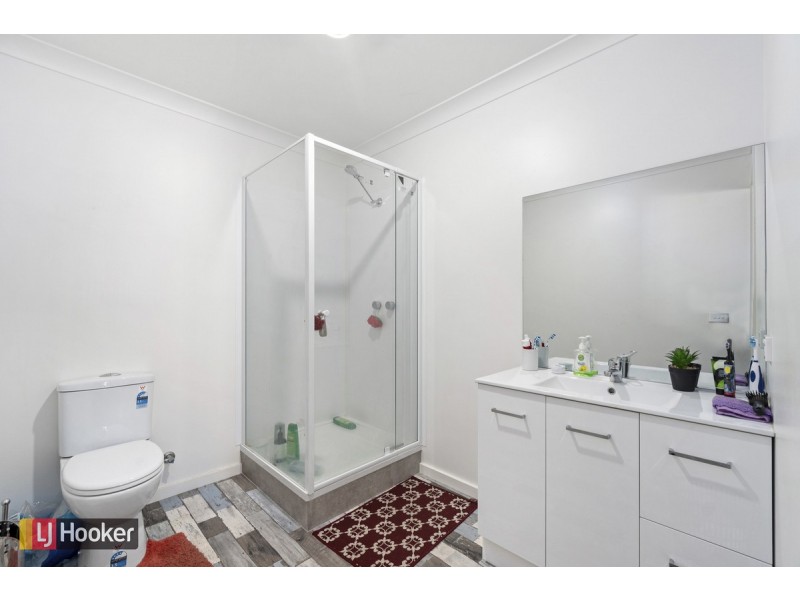 74 Roadknight Street, Lakes Entrance VIC 3909