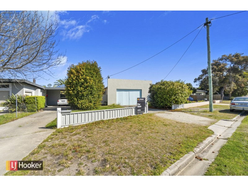74 Roadknight Street, Lakes Entrance VIC 3909