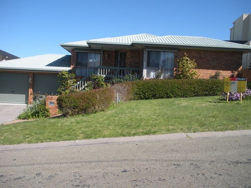 5 Highland Court, Lakes Entrance VIC 3909