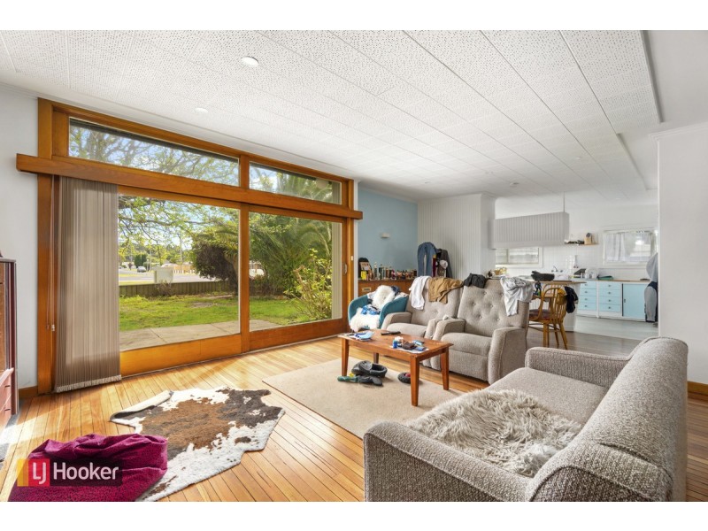 76 Roadknight Street, Lakes Entrance VIC 3909