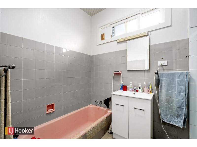 76 Roadknight Street, Lakes Entrance VIC 3909