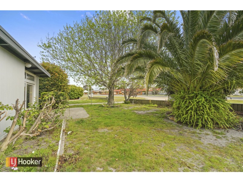76 Roadknight Street, Lakes Entrance VIC 3909