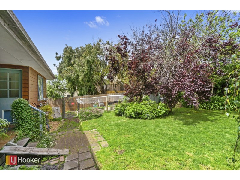 17 Campbell Grove, Lake Bunga VIC 3909
