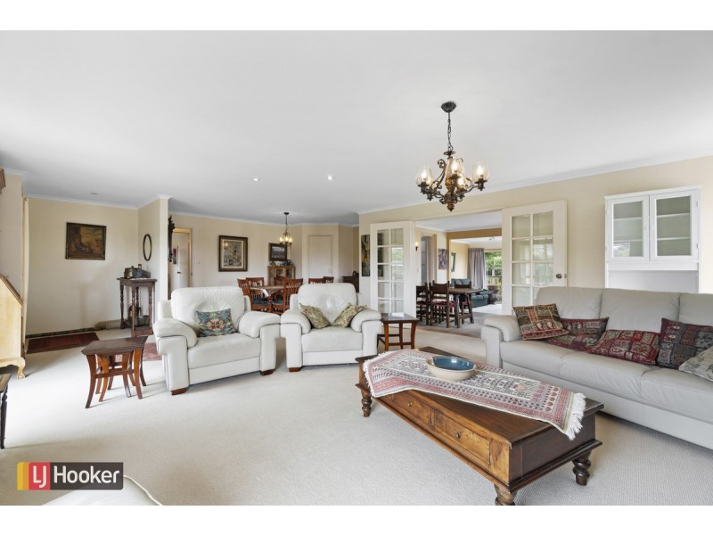 6 Periwinkle Drive, Lakes Entrance VIC 3909