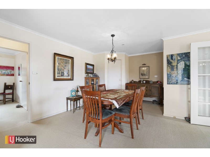 6 Periwinkle Drive, Lakes Entrance VIC 3909