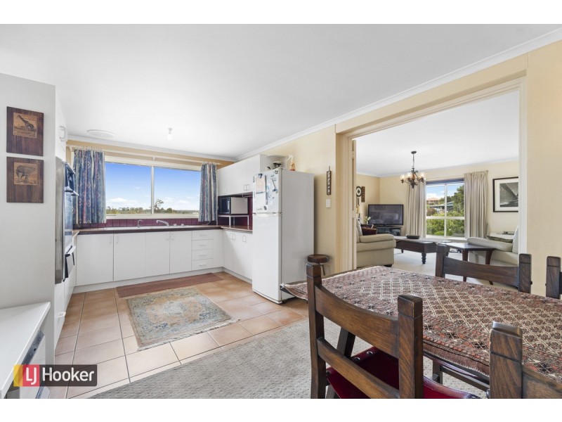 6 Periwinkle Drive, Lakes Entrance VIC 3909