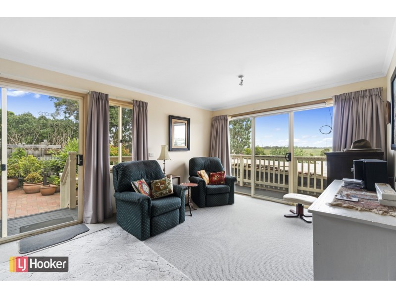 6 Periwinkle Drive, Lakes Entrance VIC 3909
