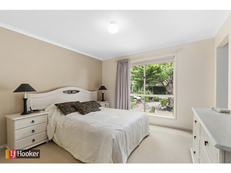 6 Periwinkle Drive, Lakes Entrance VIC 3909