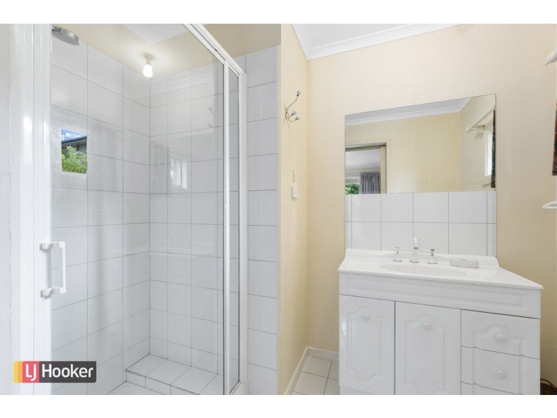 6 Periwinkle Drive, Lakes Entrance VIC 3909