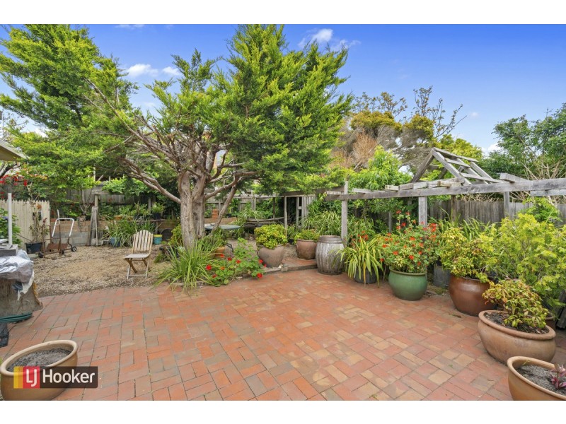 6 Periwinkle Drive, Lakes Entrance VIC 3909