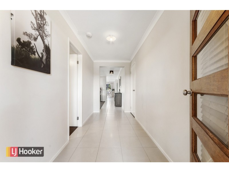 70 Albatross Road, Lakes Entrance VIC 3909