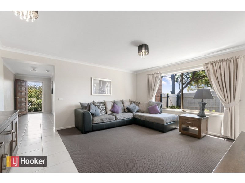 70 Albatross Road, Lakes Entrance VIC 3909
