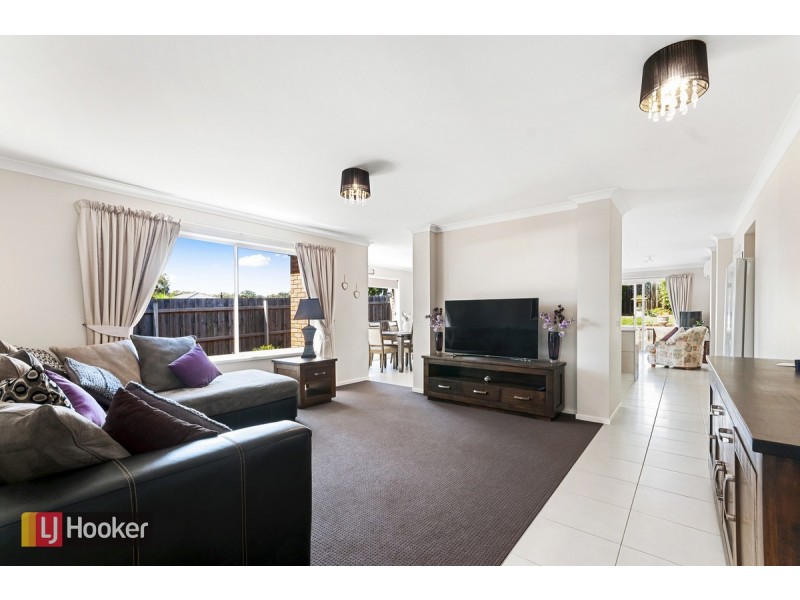 70 Albatross Road, Lakes Entrance VIC 3909