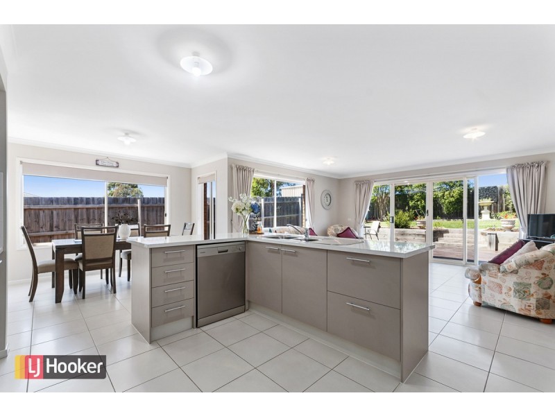 70 Albatross Road, Lakes Entrance VIC 3909