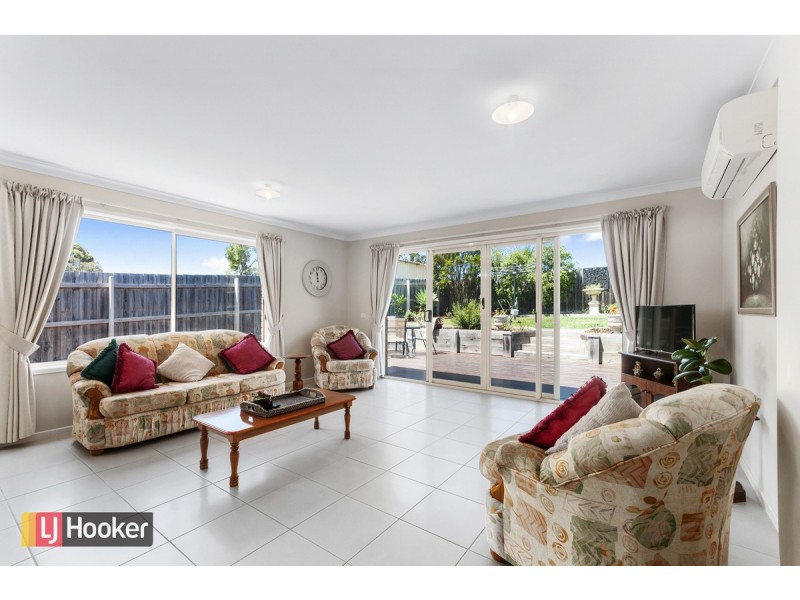 70 Albatross Road, Lakes Entrance VIC 3909