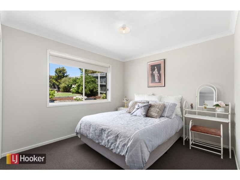 70 Albatross Road, Lakes Entrance VIC 3909