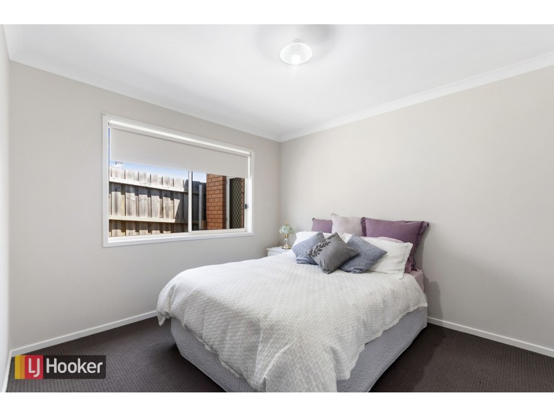 70 Albatross Road, Lakes Entrance VIC 3909
