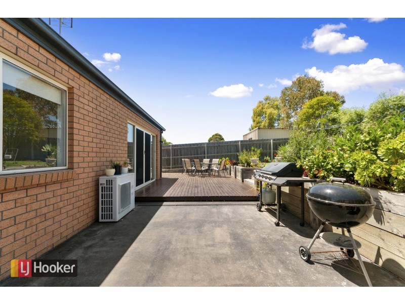 70 Albatross Road, Lakes Entrance VIC 3909