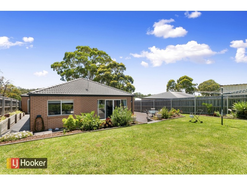 70 Albatross Road, Lakes Entrance VIC 3909