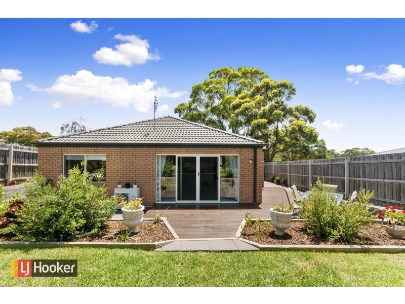 70 Albatross Road, Lakes Entrance VIC 3909