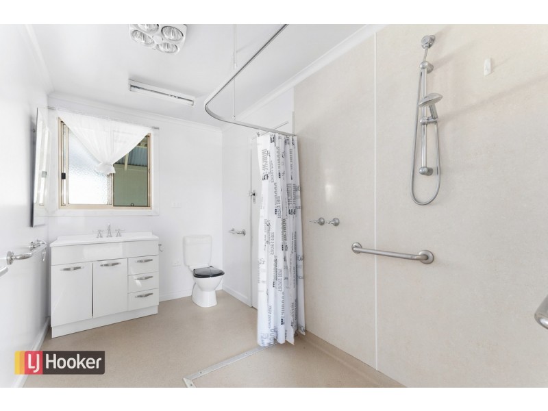 34 Bogong Street, Lakes Entrance VIC 3909