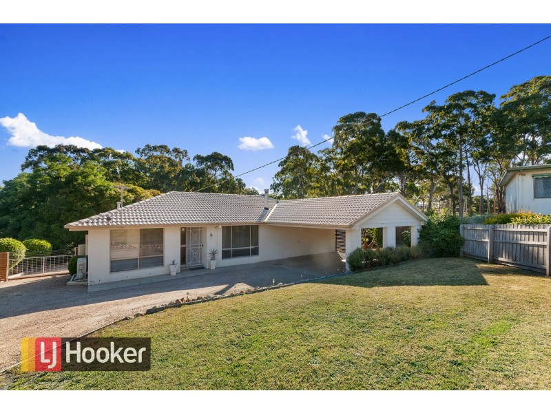 13 Christopher Court, Lakes Entrance VIC 3909