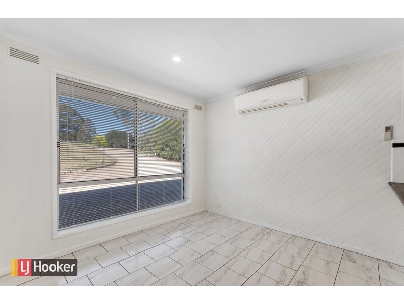 13 Christopher Court, Lakes Entrance VIC 3909