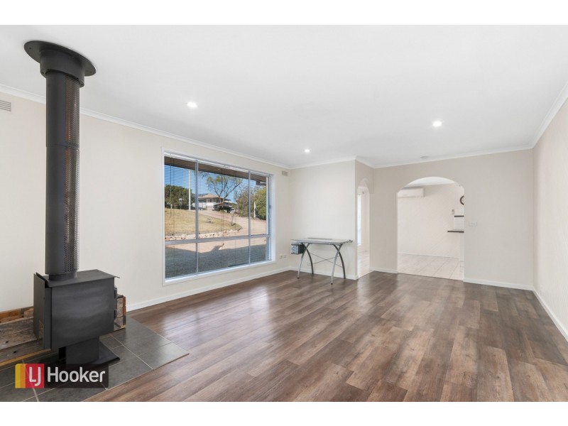 13 Christopher Court, Lakes Entrance VIC 3909