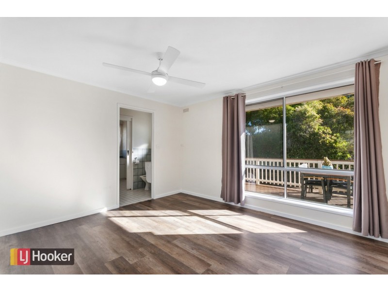 13 Christopher Court, Lakes Entrance VIC 3909