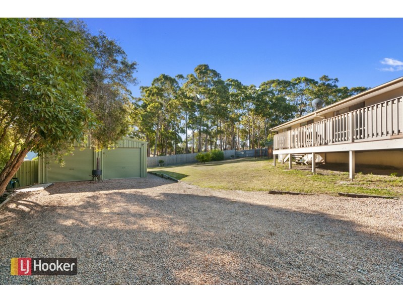 13 Christopher Court, Lakes Entrance VIC 3909