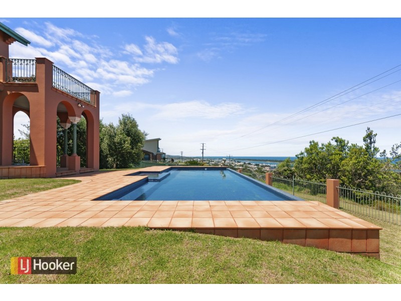 9 Seaview Parade, Lakes Entrance VIC 3909