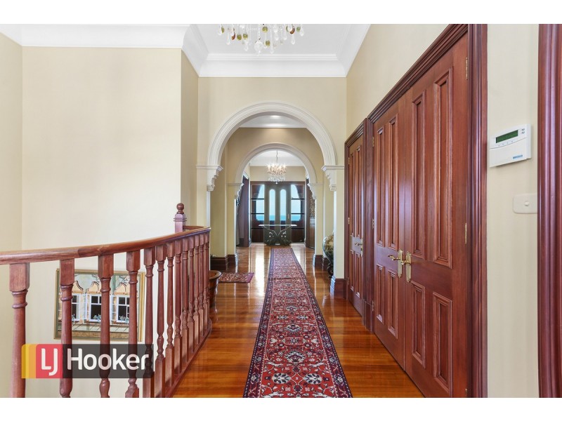 9 Seaview Parade, Lakes Entrance VIC 3909