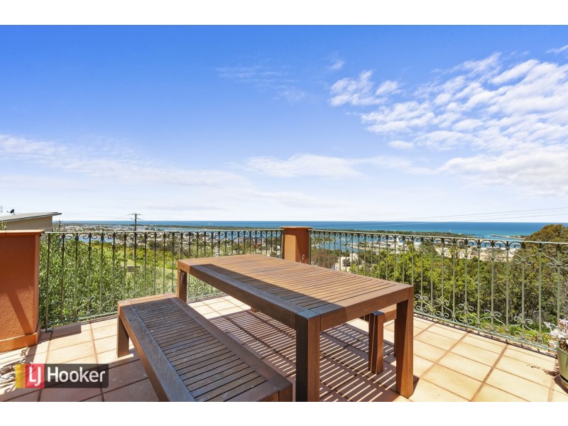 9 Seaview Parade, Lakes Entrance VIC 3909