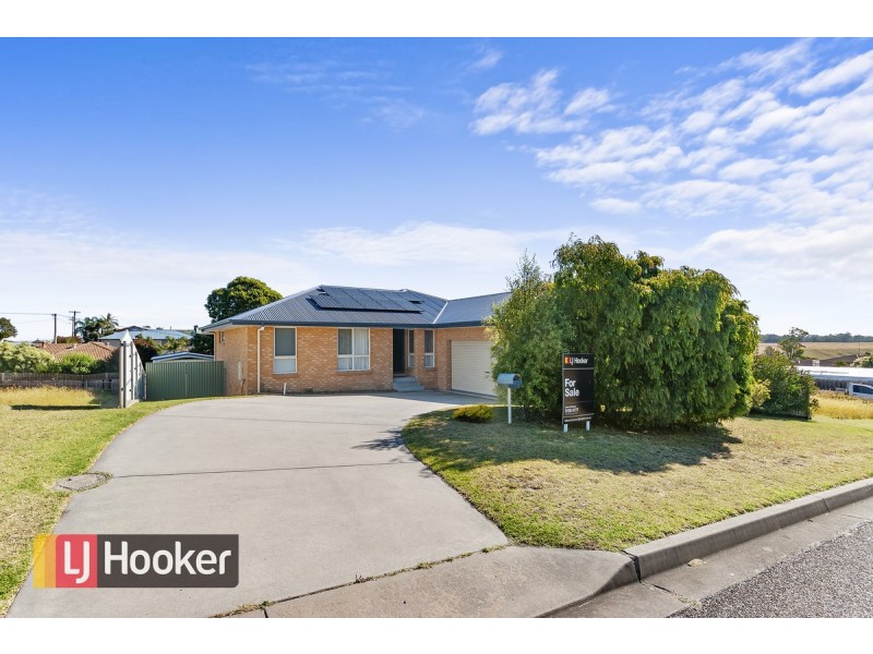 23 Bronsdon Street, Lakes Entrance VIC 3909