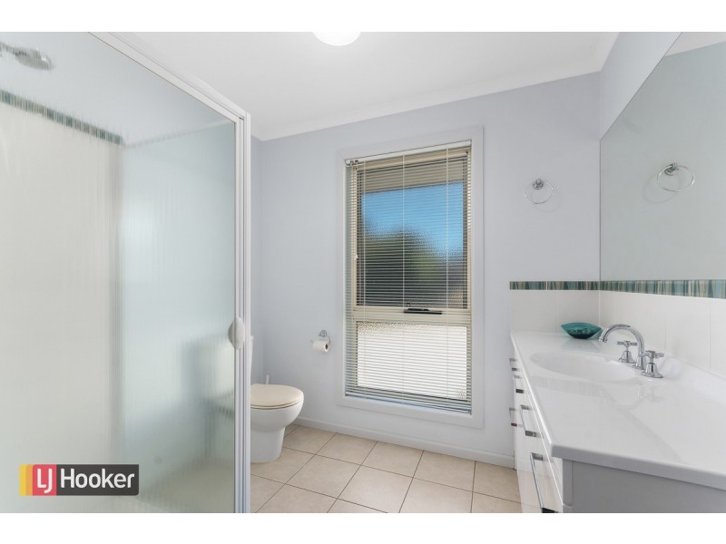 23 Bronsdon Street, Lakes Entrance VIC 3909